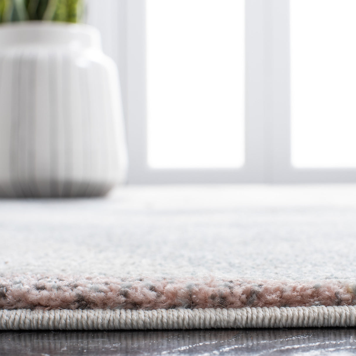 Safavieh Porcello Prl6940A Ivory/Pink Rugs.