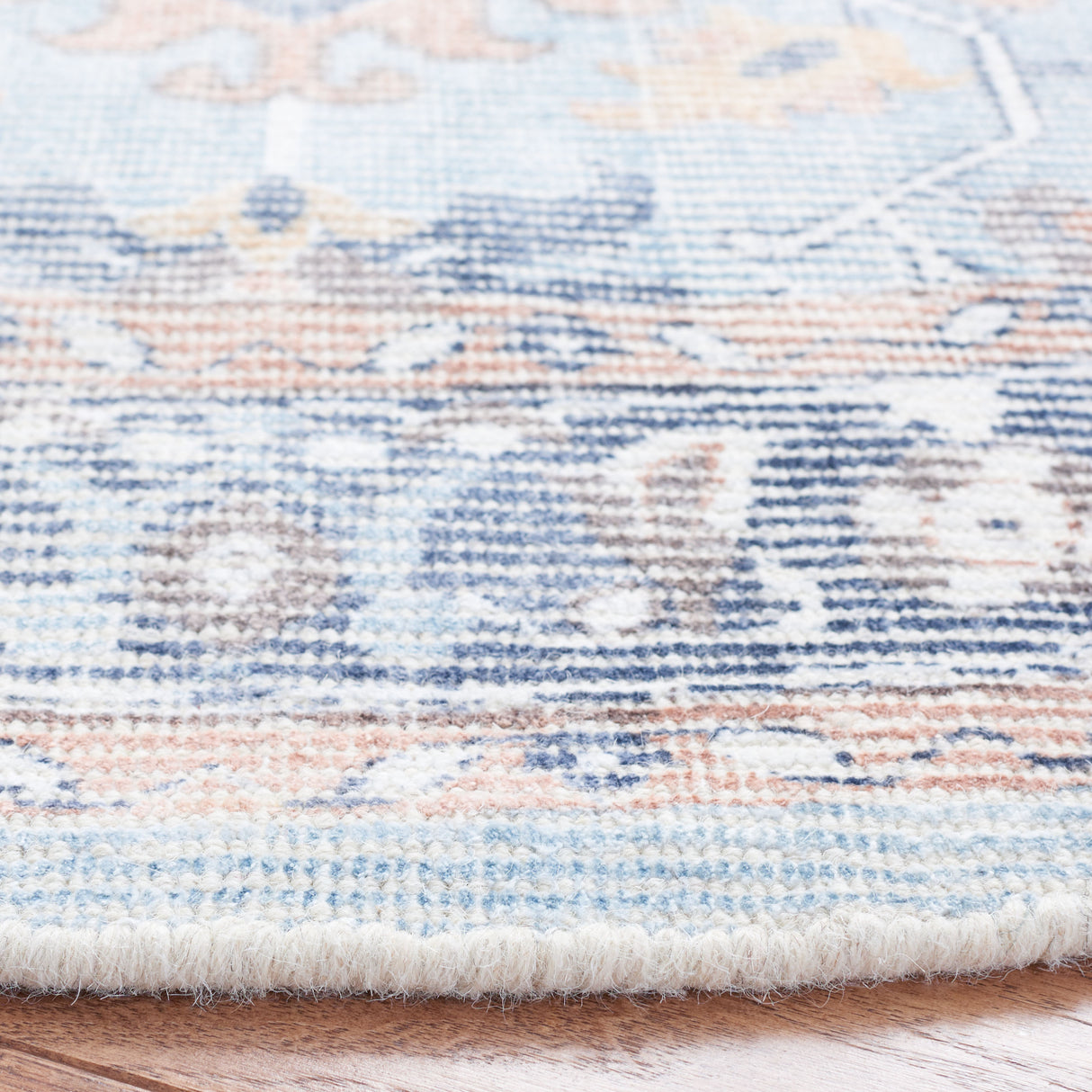 Safavieh Restoration Vintage Rvt702A Ivory/Light Blue Rugs.