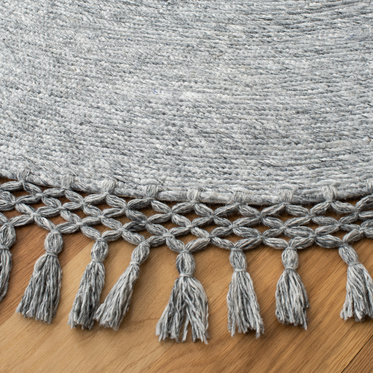Safavieh Sahara Sah490G Silver Rugs.