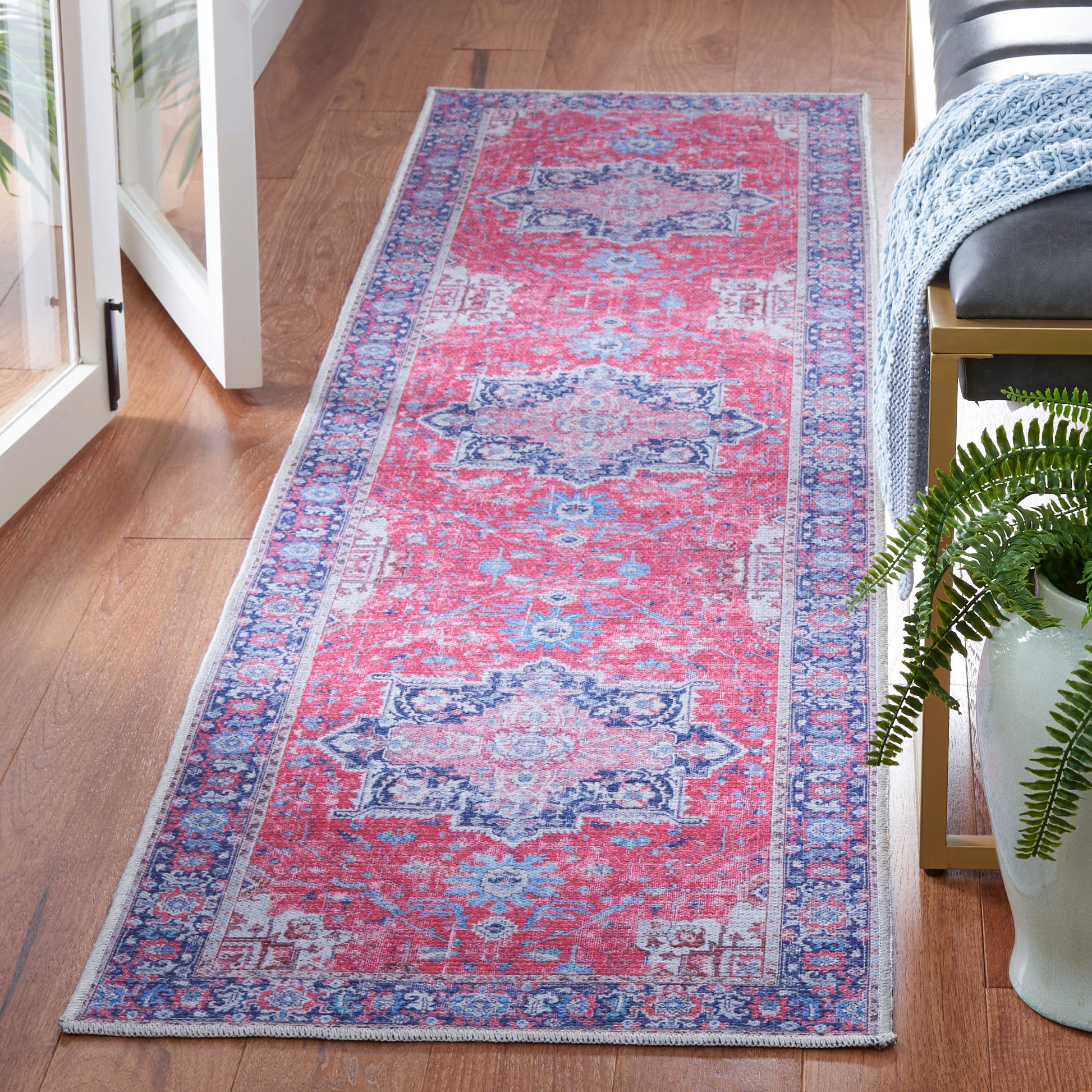 Safavieh Serapi Sep323Q Red/Navy Area Rug