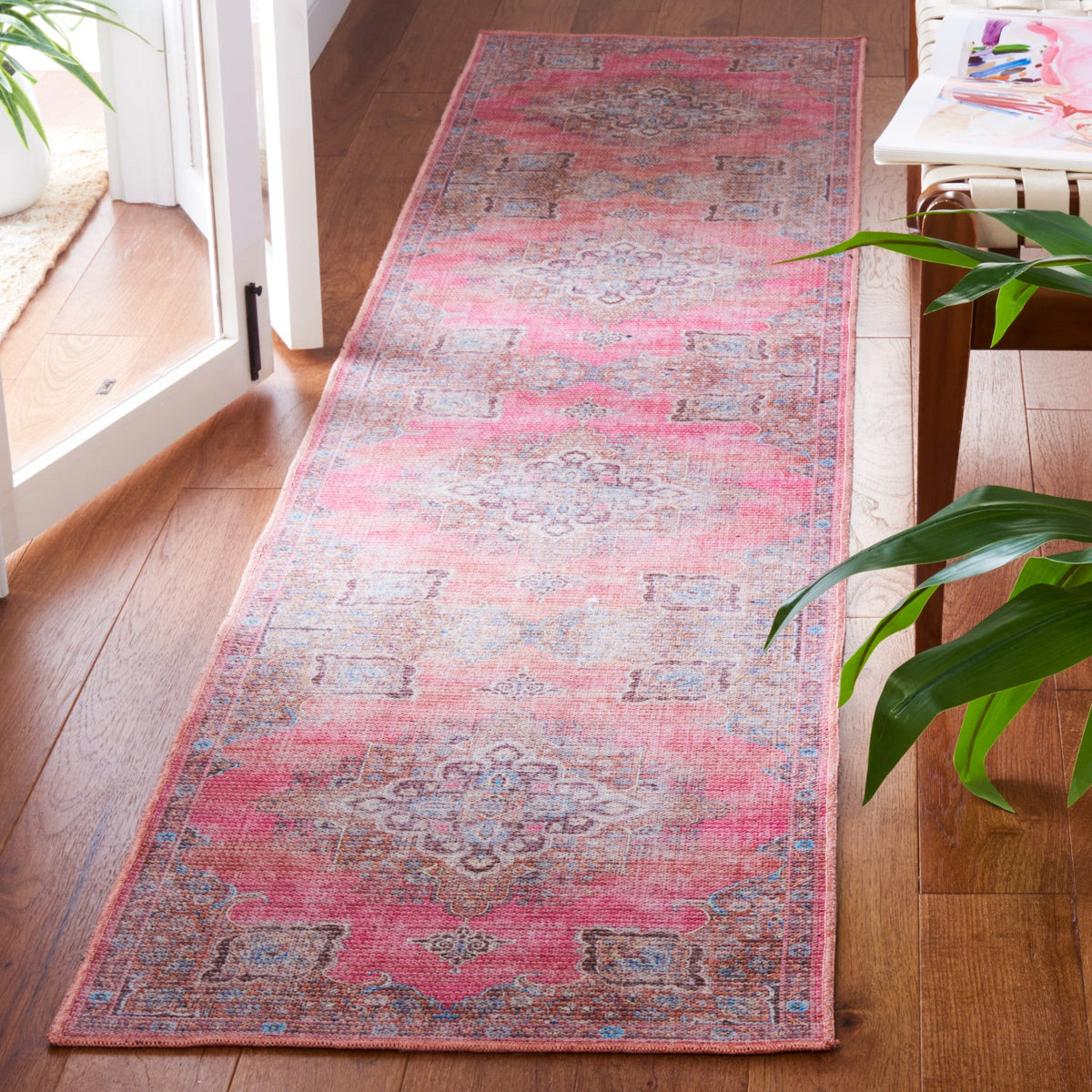 Safavieh Serapi Sep580U Pink/Beige Rugs.