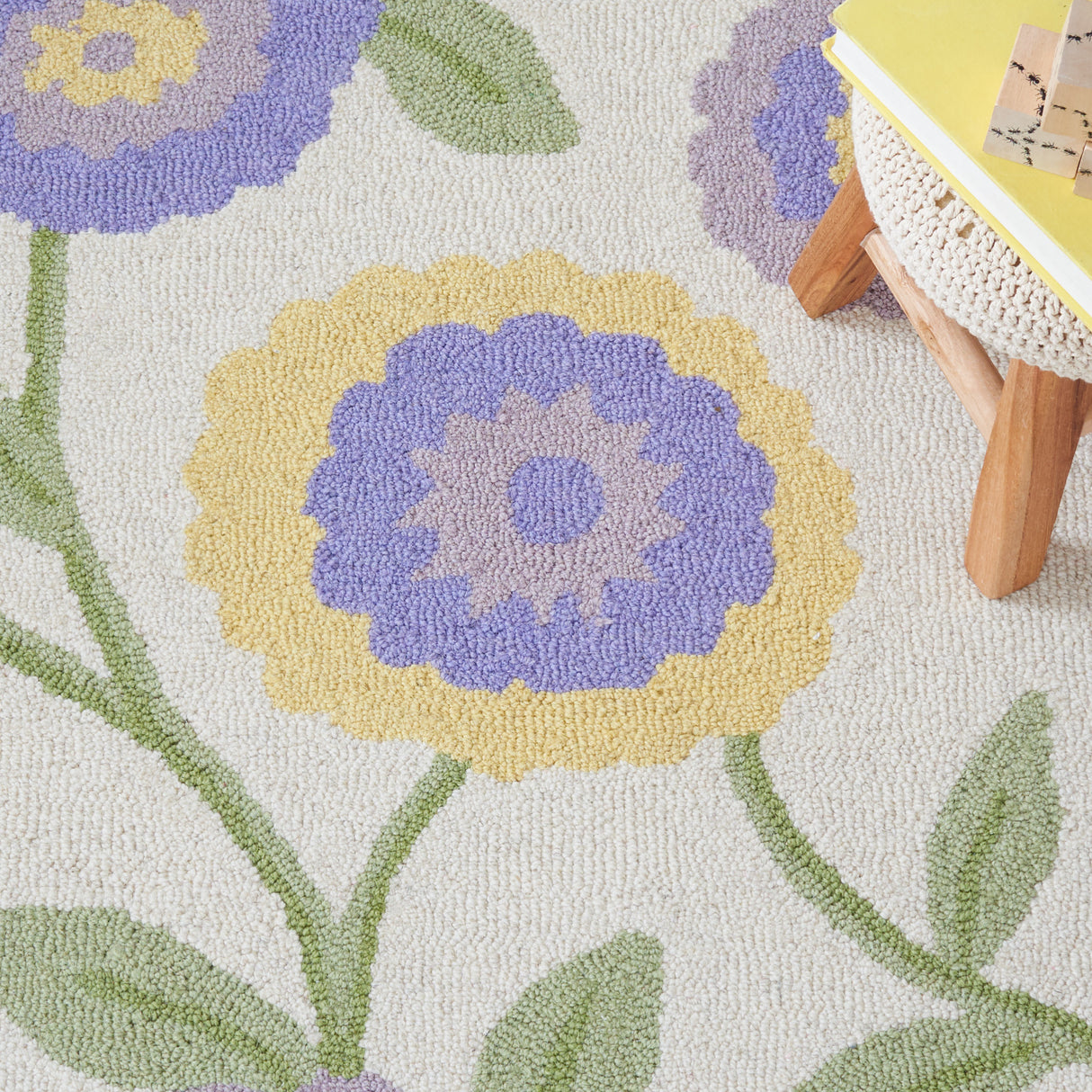 Safavieh Safavieh Kids Sfk355V Lavander/Ivory Rug.