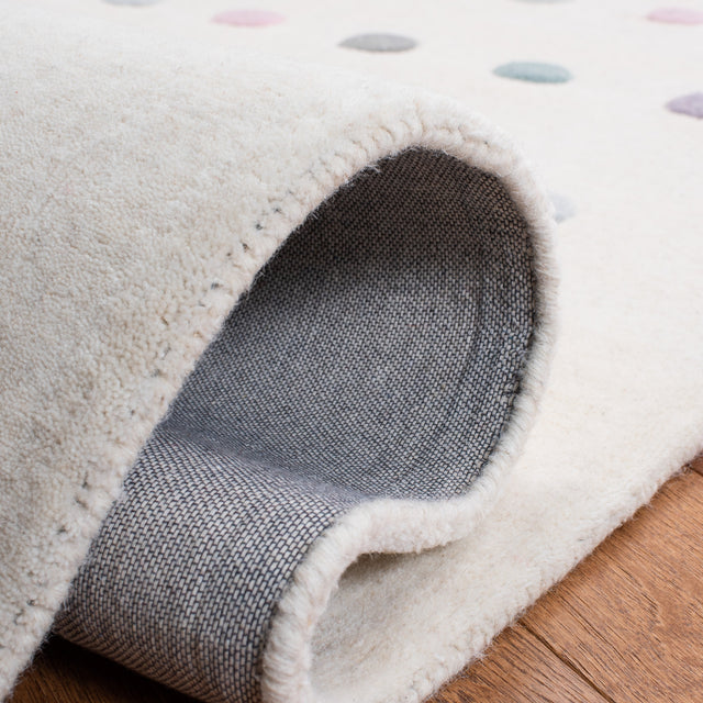 Safavieh Safavieh Kids Sfk805A Ivory Rugs.