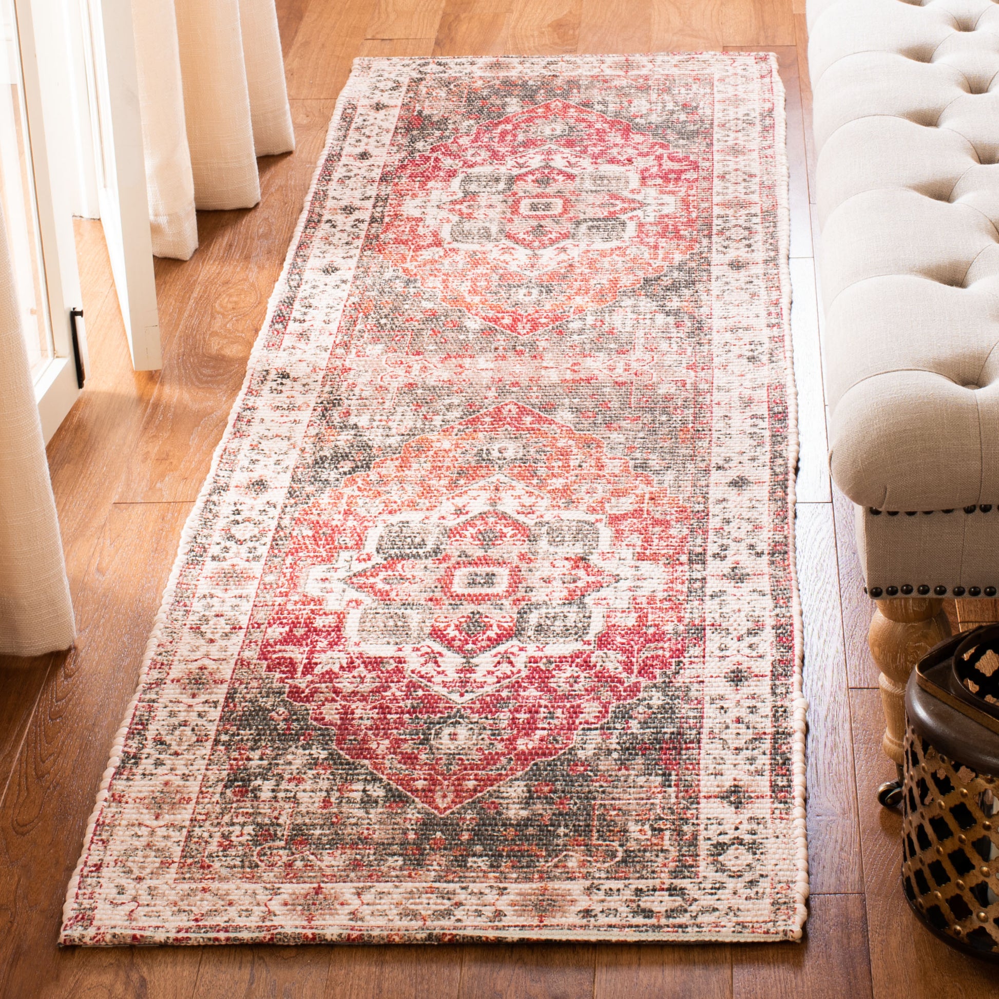 Safavieh Saffron Sfn382B Beige/Red Area Rug