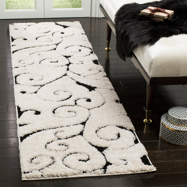 Safavieh Shag Sg455 Ivory/Black Rug.