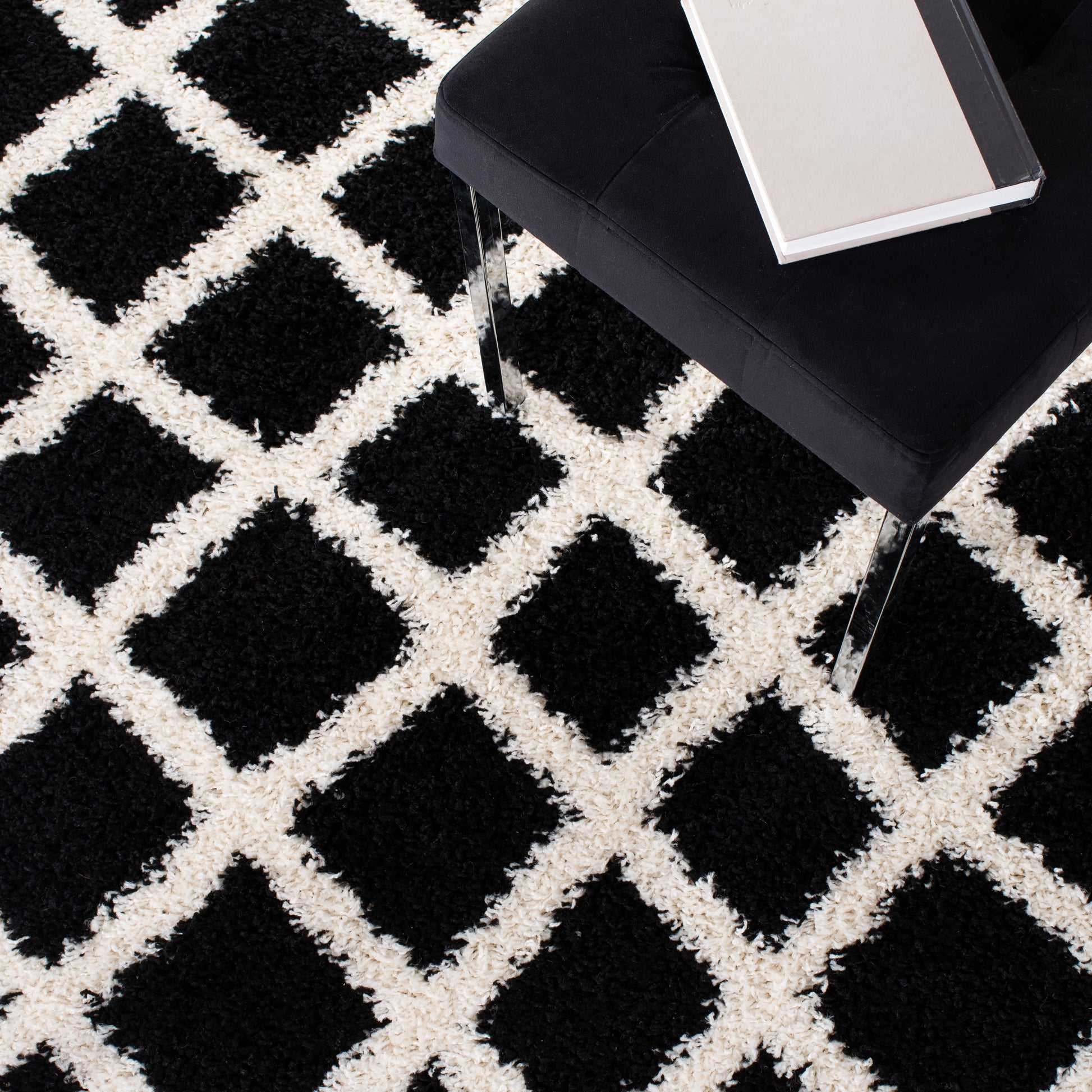 Safavieh Dallas Shag Sgd258Z Black/Ivory Area Rug