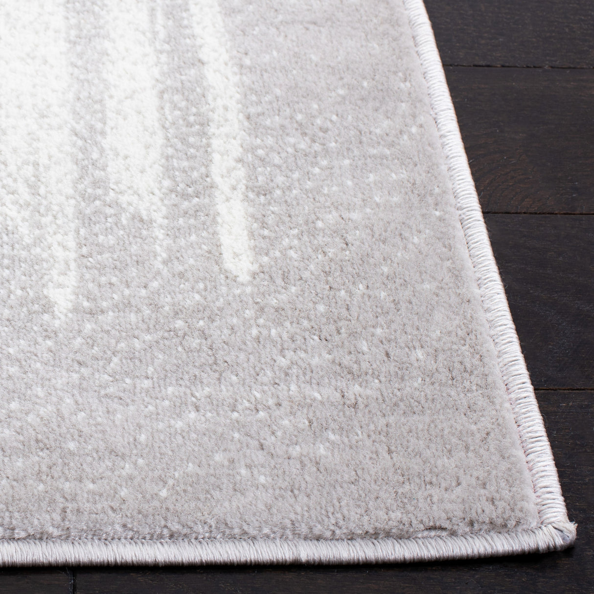 Safavieh Skyler Sky152F Grey/Ivory Rug.