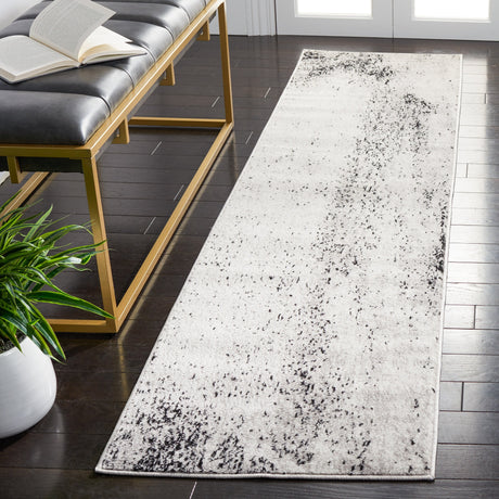 Safavieh Skyler Sky163F Silver/Black Area Rug