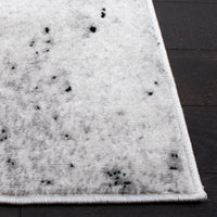 Safavieh Skyler Sky163F Silver/Black Area Rug