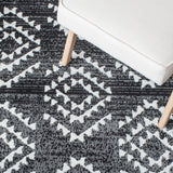 Safavieh Skyler Sky179Z Black/Ivory Rugs.