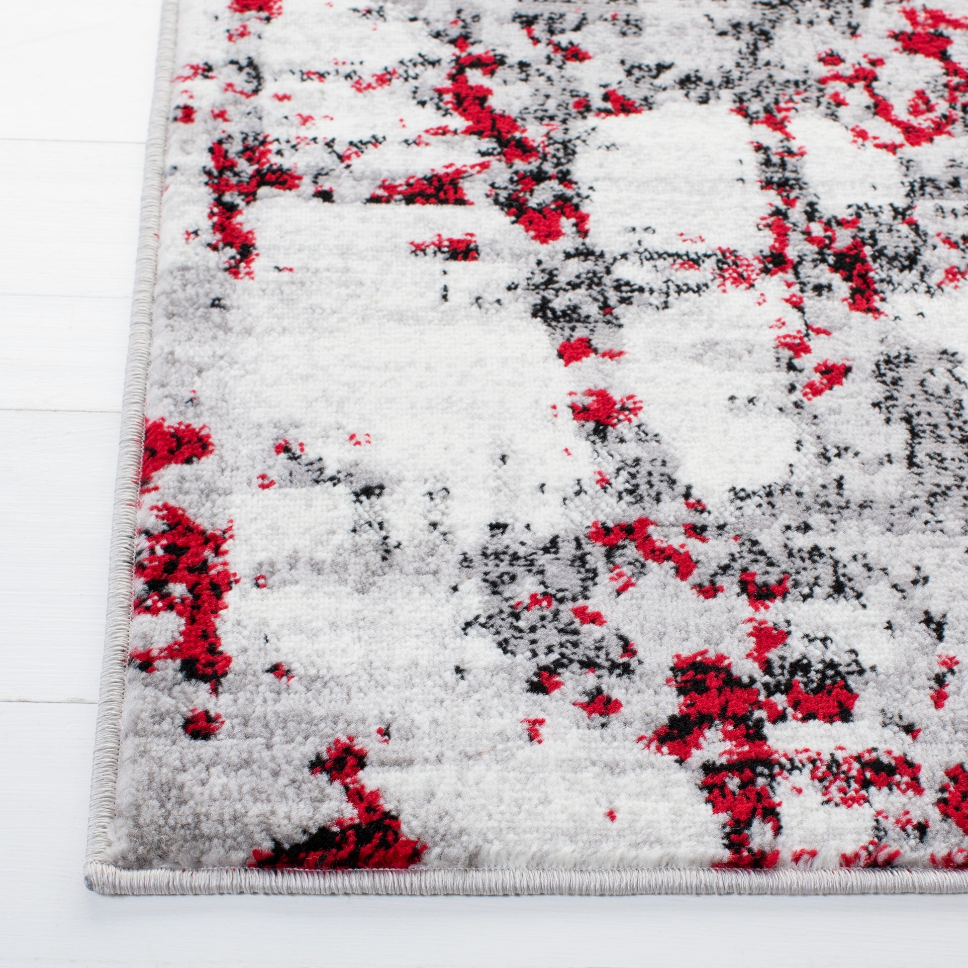 Safavieh Skyler Sky193Q Grey/Red Area Rug