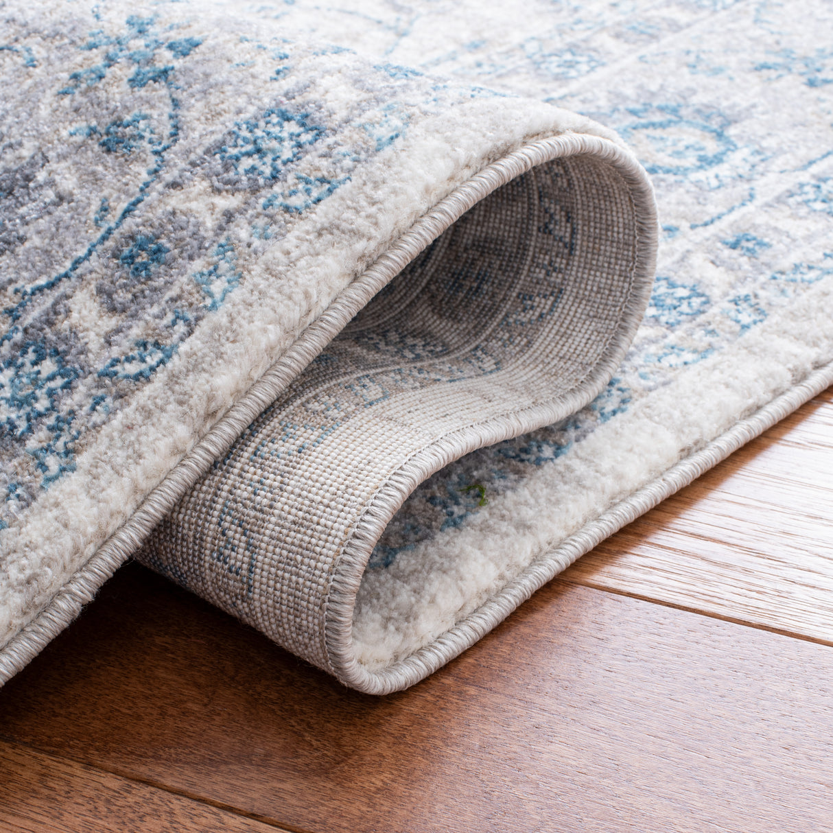 Safavieh Sofia Sof330C Ivory/Blue Rugs.