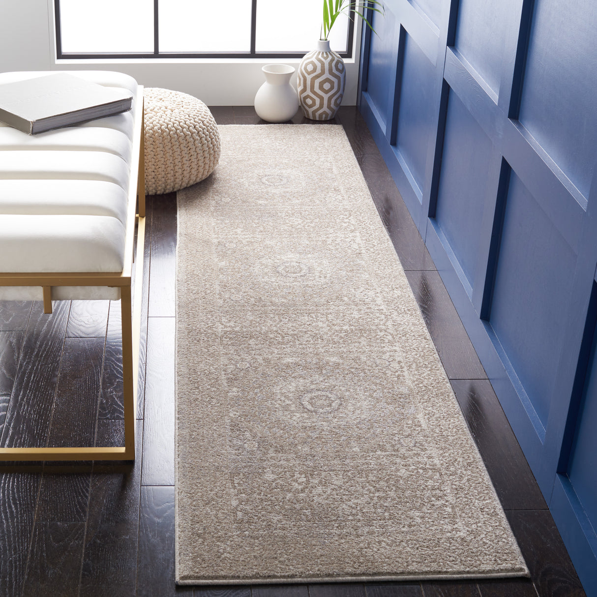 Safavieh Sofia Sof365B Ivory/Beige Rugs.