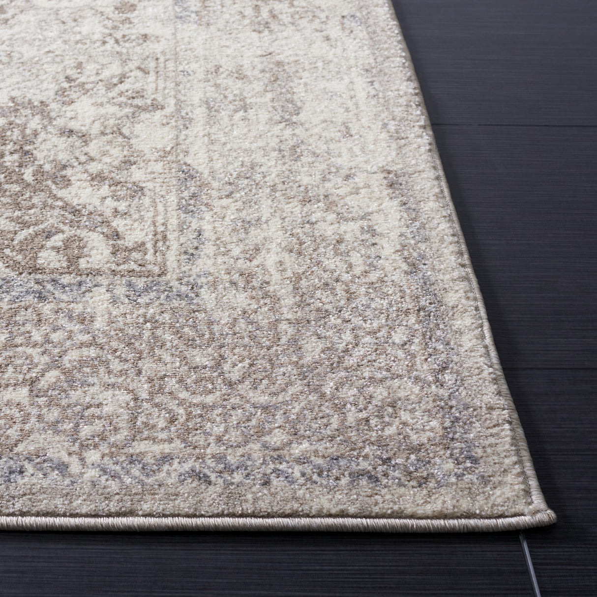 Safavieh Sofia Sof365B Ivory/Beige Rugs.