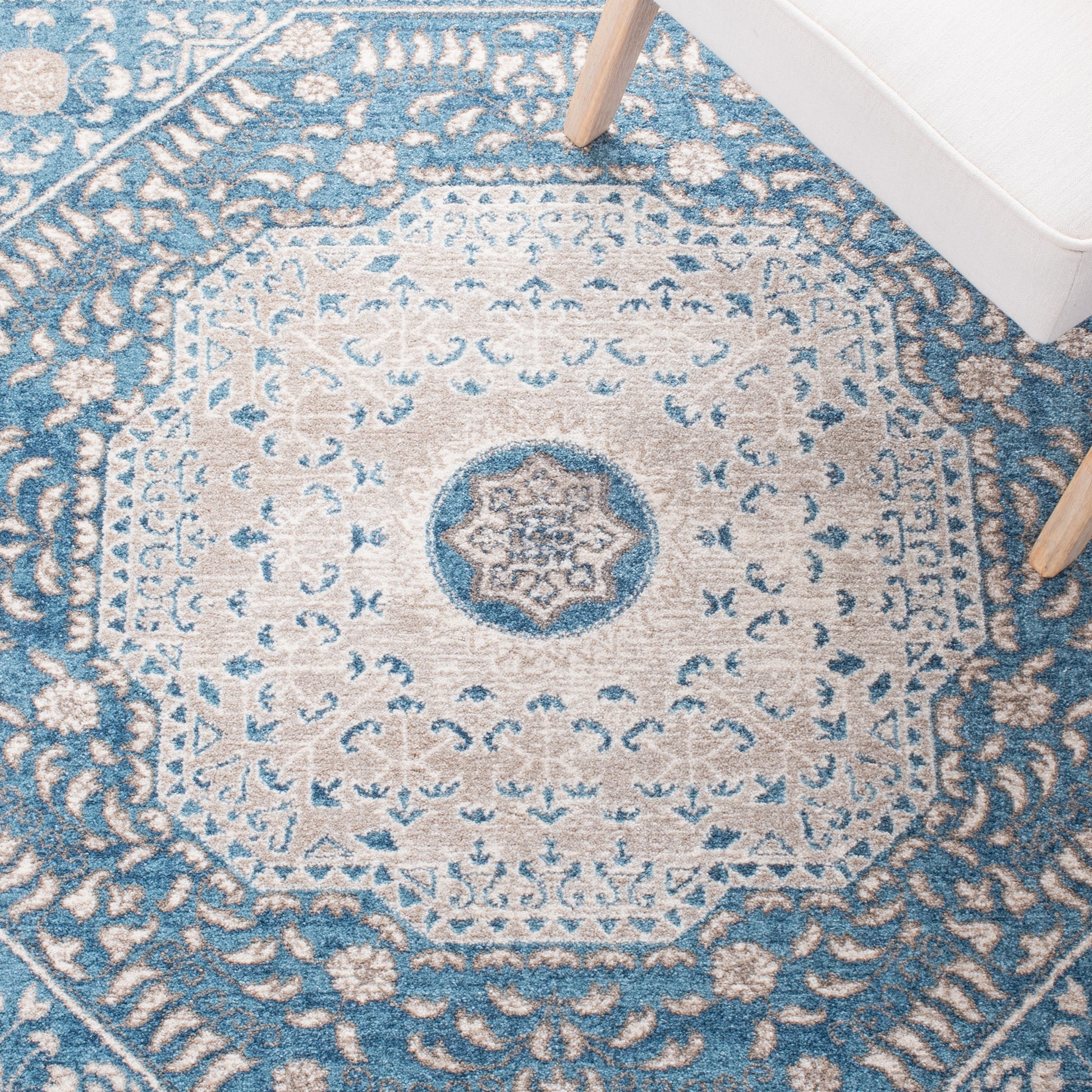 Safavieh Sofia Sof365M Blue/Beige Area Rug