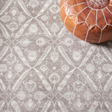 Safavieh Sofia Sof378B Tan/Beige Rugs.