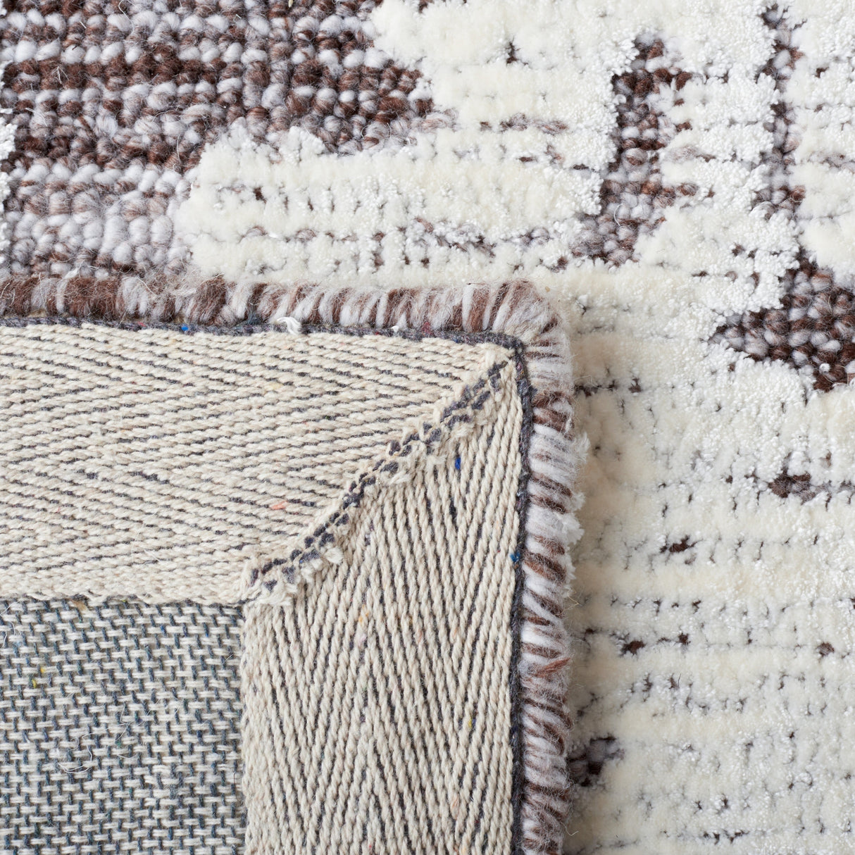 Safavieh Soho Soh657T Brown/Ivory Rug.