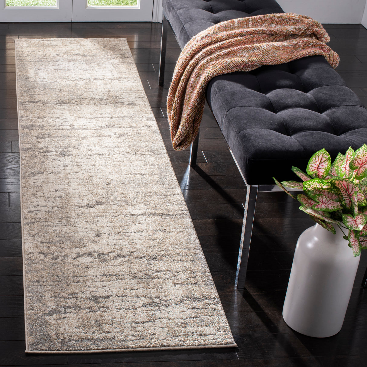 Safavieh Spirit Spr126E Taupe/Ivory Rug.