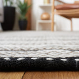 Safavieh Striped Kilim Stk102Z Black/Ivory Rug.