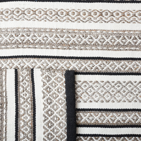 Safavieh Striped Kilim Stk102Z Black/Ivory Rug.