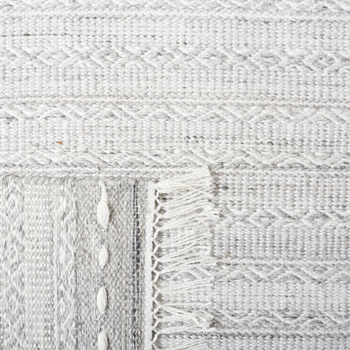Safavieh Striped Kilim Stk104F Grey/Ivory Rug.
