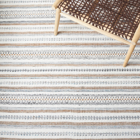 Safavieh Striped Kilim Stk106F Grey/Ivory Rug.