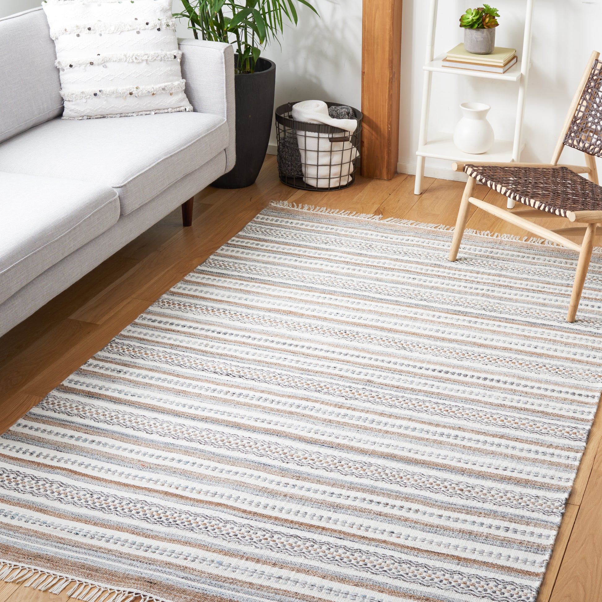 Safavieh Striped Kilim Stk106F Grey/Ivory Area Rug