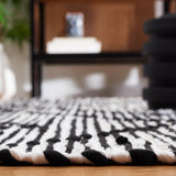 Safavieh Striped Kilim Stk200Z Black/Ivory Rug.