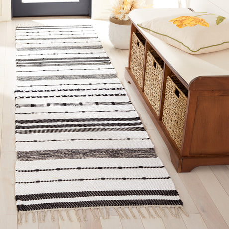 Safavieh Striped Kilim Stk201A Ivory/Black Rug.