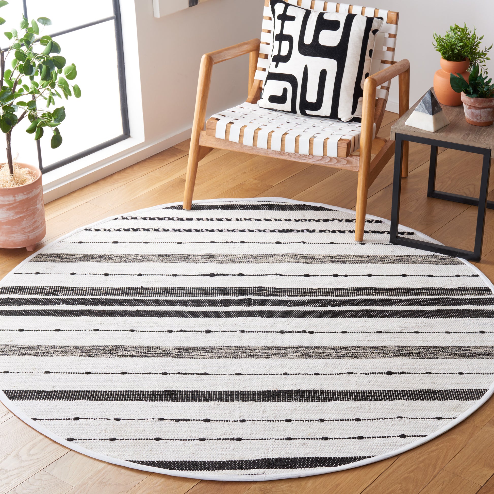 Safavieh Striped Kilim Stk201A Ivory/Black Area Rug