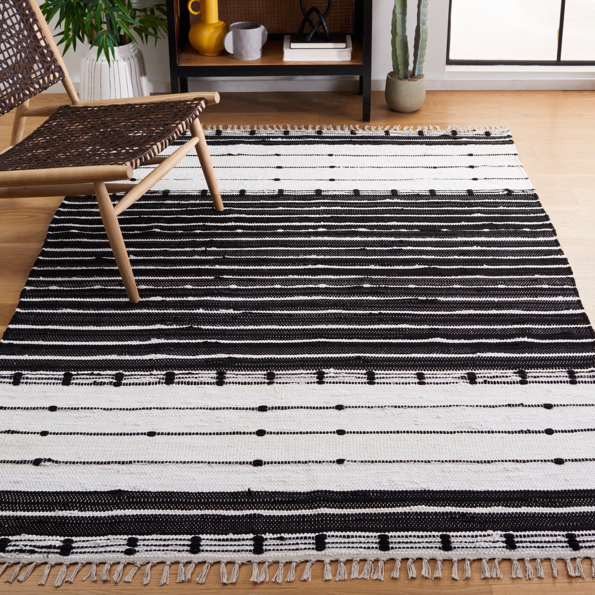 Safavieh Striped Kilim Stk202Z Black/Ivory Area Rug