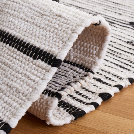 Safavieh Striped Kilim Stk203A Ivory/Black Rug.