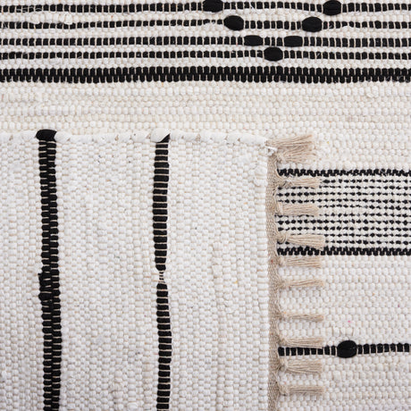 Safavieh Striped Kilim Stk203A Ivory/Black Rug.