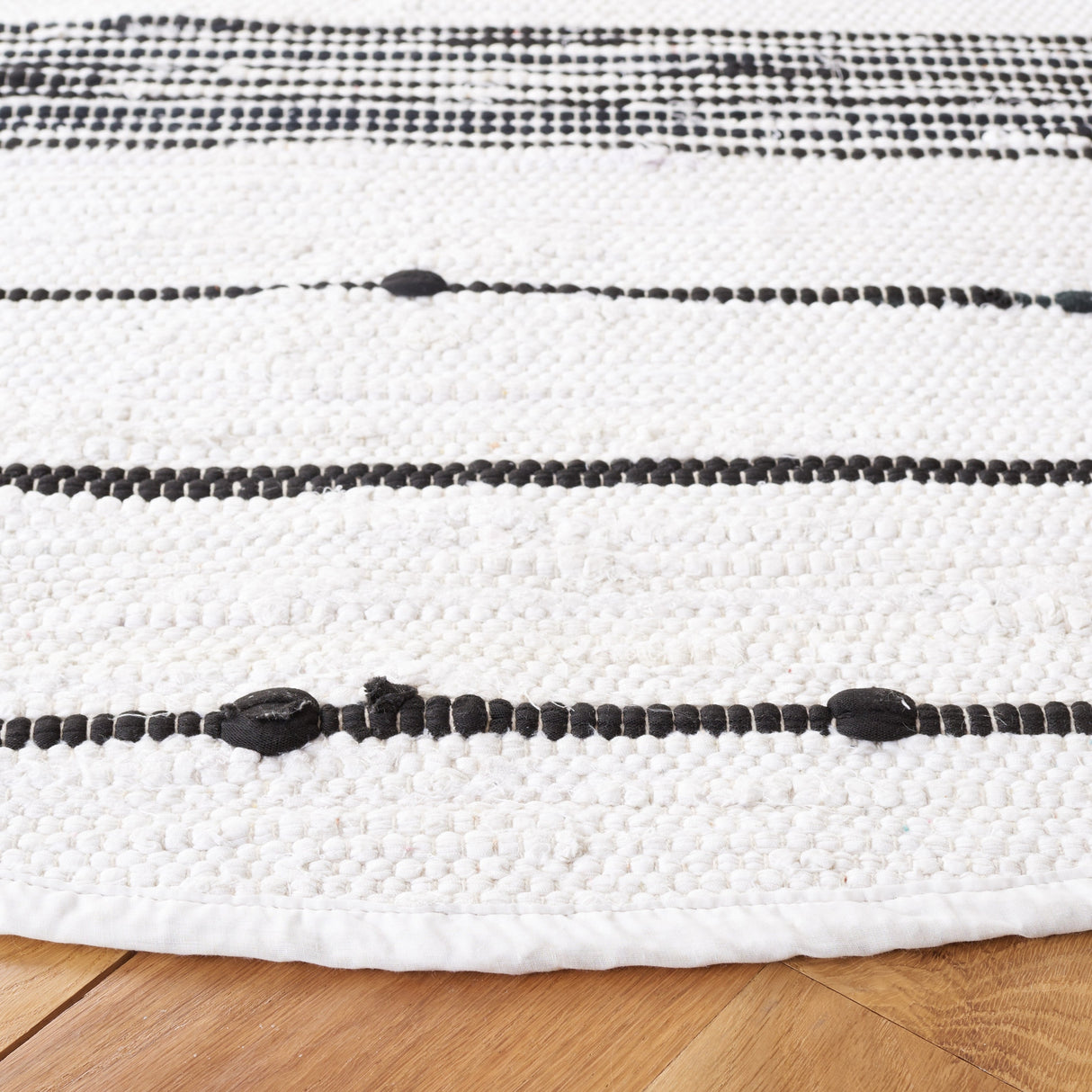 Safavieh Striped Kilim Stk203A Ivory/Black Rug.