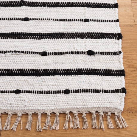 Safavieh Striped Kilim Stk204A Ivory/Black Rug.