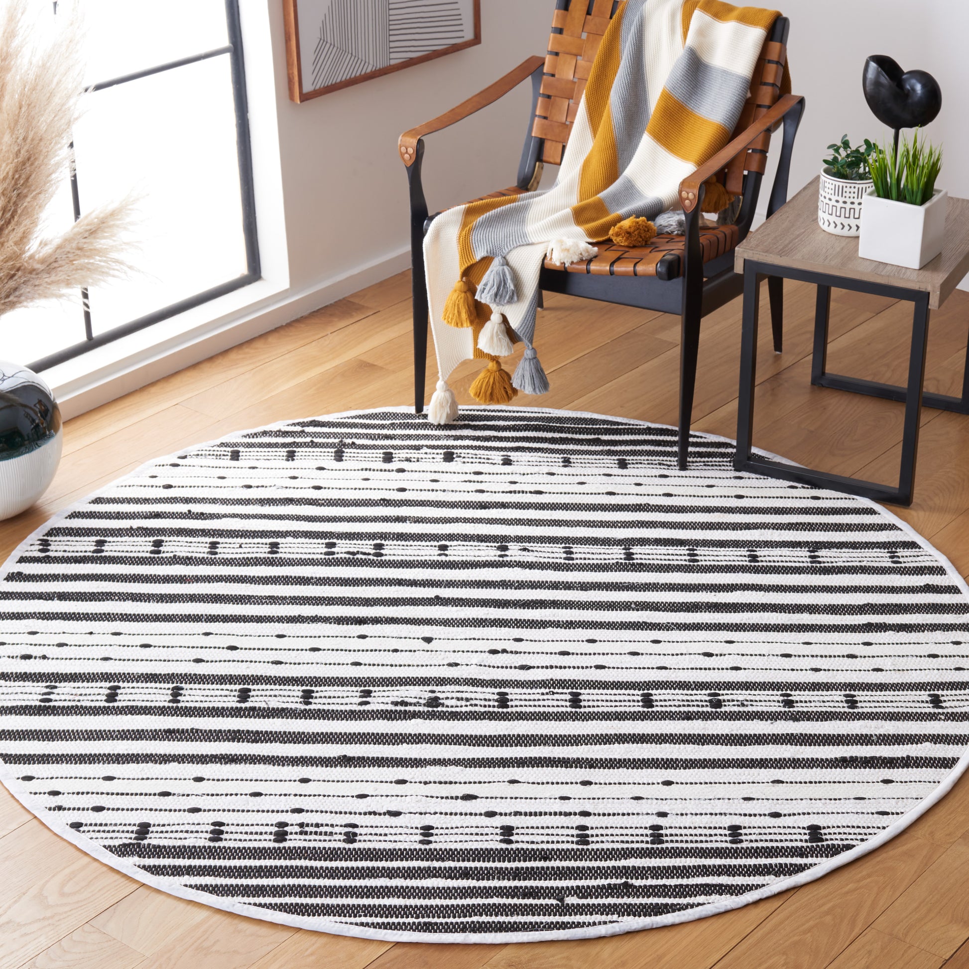 Safavieh Striped Kilim Stk205Z Black/Ivory Area Rug