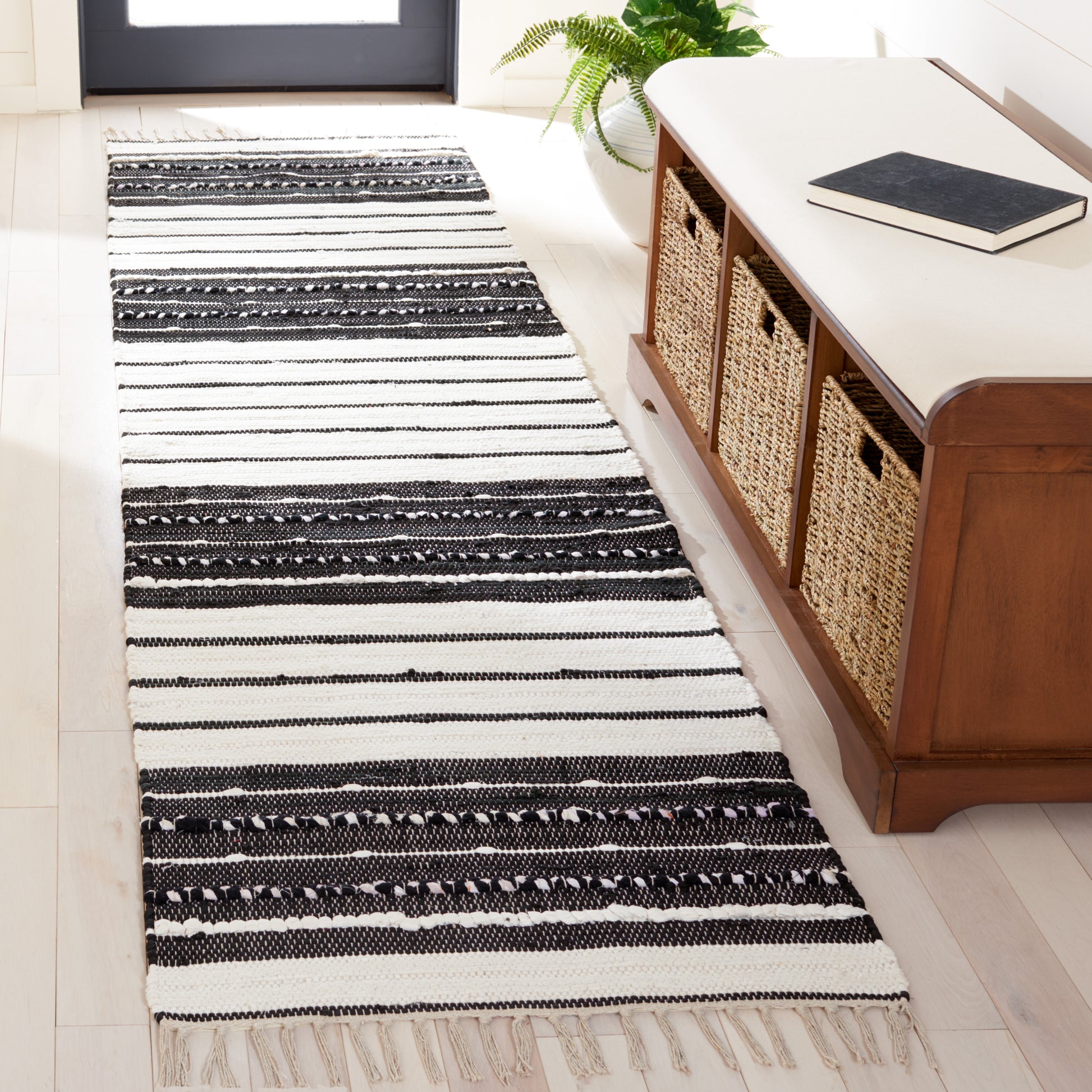 Safavieh Striped Kilim Stk207Z Black/Ivory Area Rug