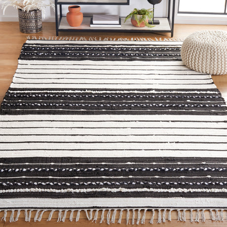 Safavieh Striped Kilim Stk207Z Black/Ivory Rug.