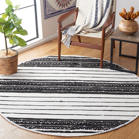 Safavieh Striped Kilim Stk207Z Black/Ivory Rug.