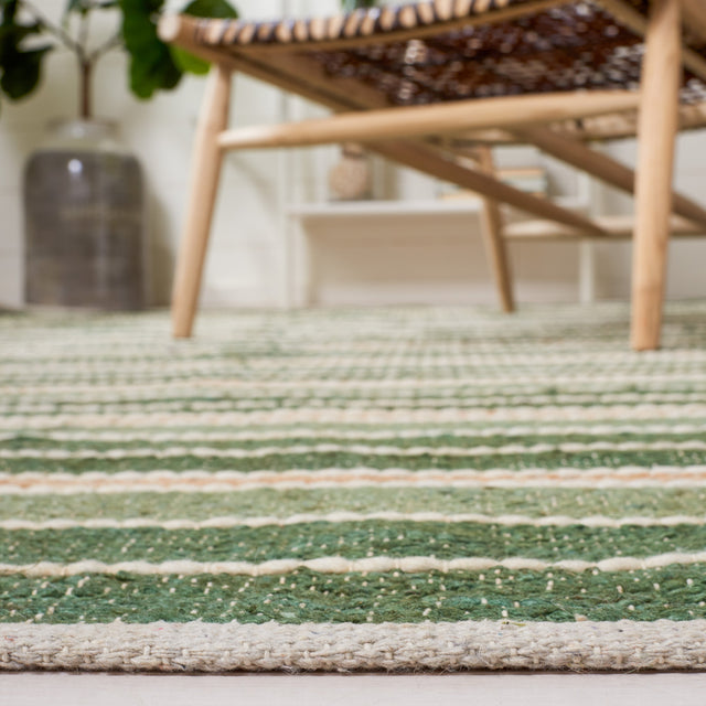 Safavieh Striped Kilim Stk312Y Green/Natural Rug.