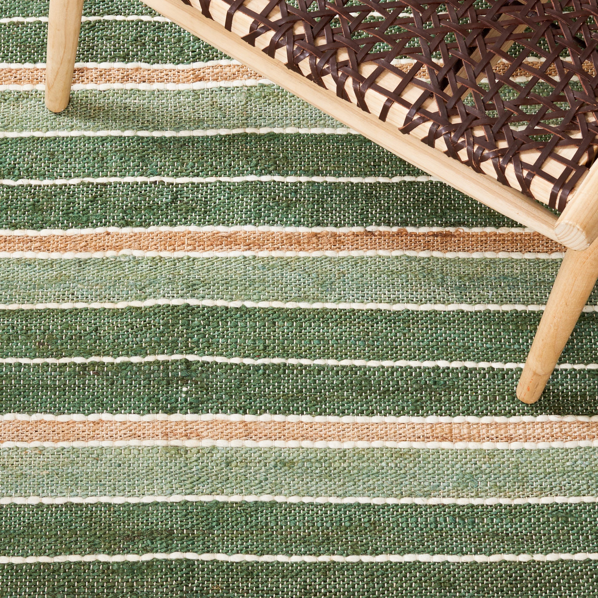 Safavieh Striped Kilim Stk312Y Green/Natural Area Rug