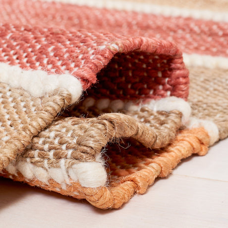 Safavieh Striped Kilim Stk316P Rust/Red Rug.
