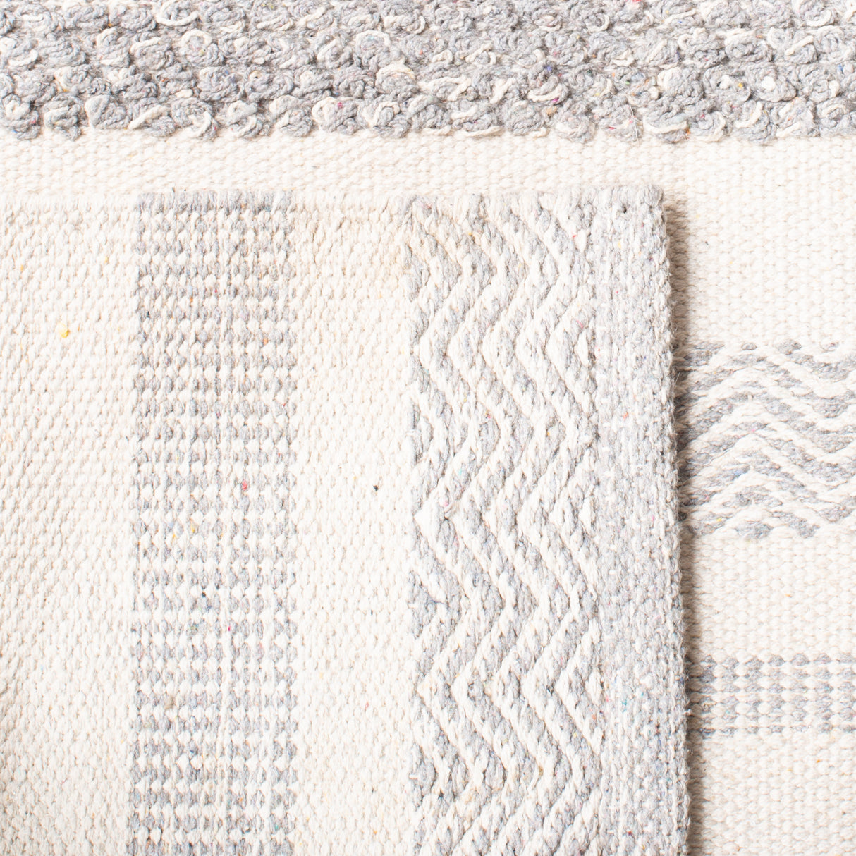Safavieh Striped Kilim Stk501A Ivory/Grey Rugs.