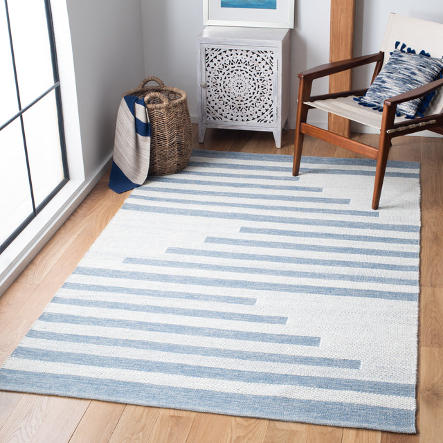 Safavieh Striped Kilim Stk504A Ivory/Blue Rugs.