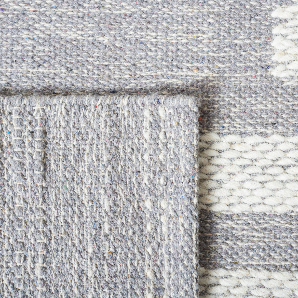 Safavieh Striped Kilim Stk505G Silver/Grey Rugs.
