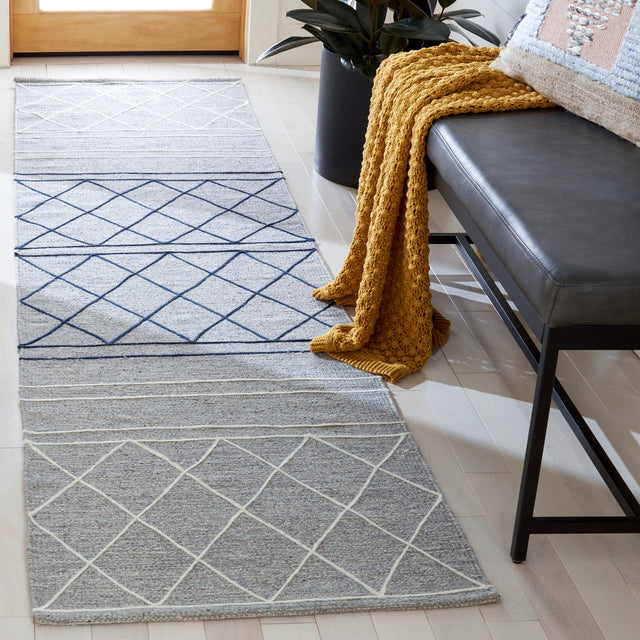 Safavieh Striped Kilim Stk507G Silver/Grey Rugs.