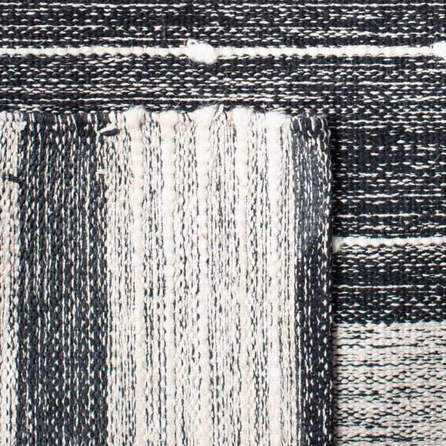 Safavieh Striped Kilim Stk509Z Black/Ivory Rugs.