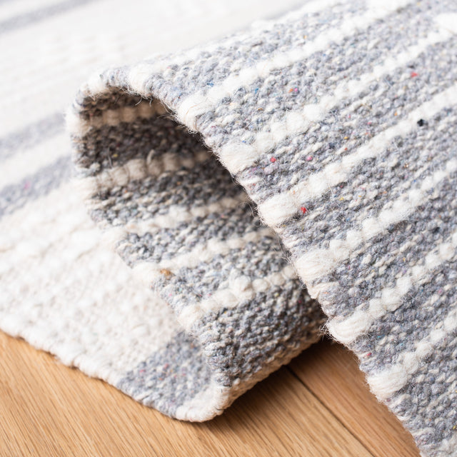 Safavieh Striped Kilim Stk511G Silver/Ivory Rugs.