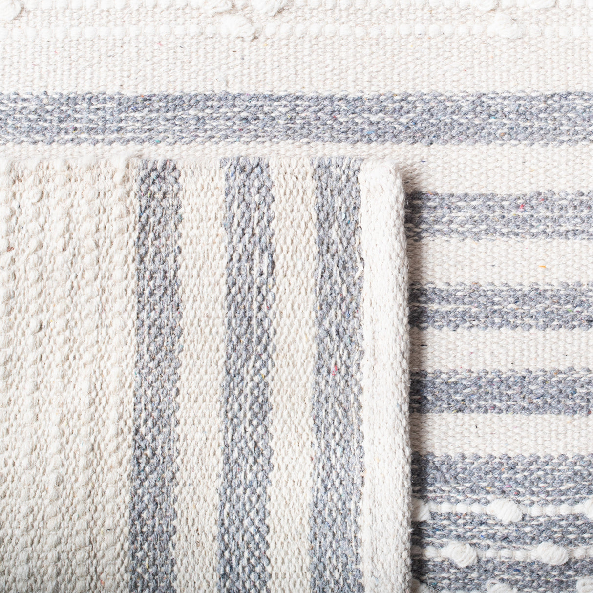 Safavieh Striped Kilim Stk511G Silver/Ivory Rugs.