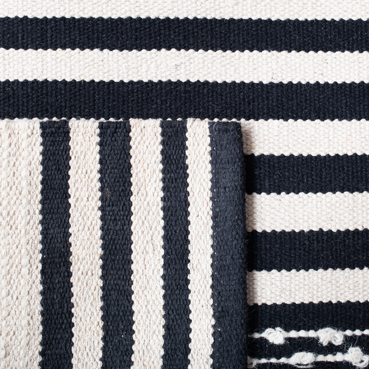Safavieh Striped Kilim Stk511Z Black/Ivory Rugs.
